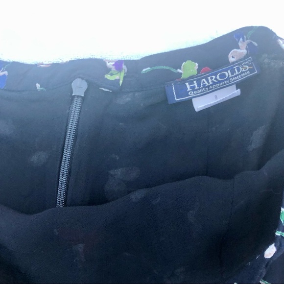 Harold's Skirt Floral Mini Black Sz. 8 - Picture 3 of 7